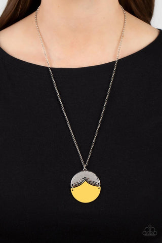 Seaside Sabbatical - Yellow - Seashell Disc Paparazzi Short Necklace