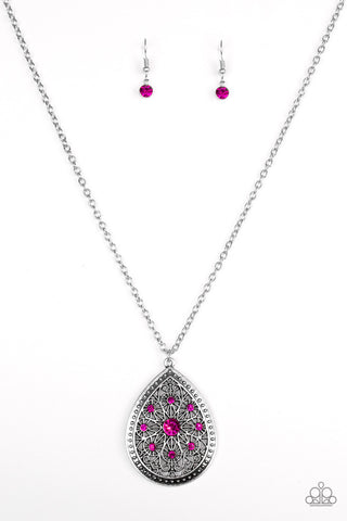 I Am Queen Pink Paparazzi Necklace