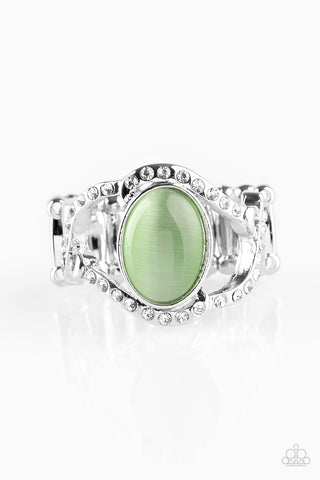Moulin Moon Green Paparazzi Ring