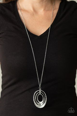 Dizzying Decor Silver Paparazzi Necklace