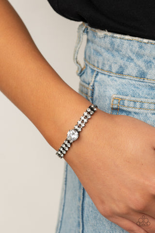 Gorgeously Glitzy Black Paparazzi Bracelet