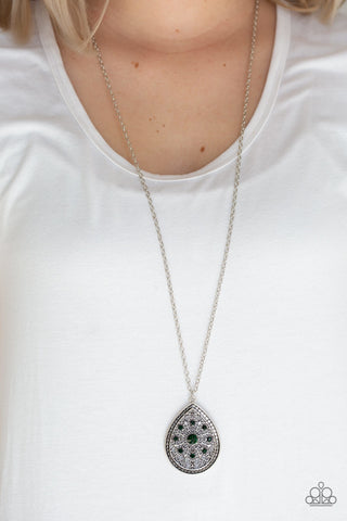 I am Queen Green Paparazzi Necklace