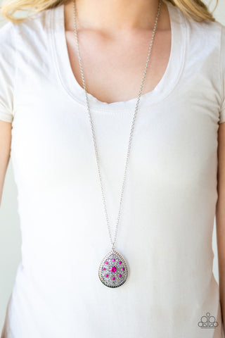 I Am Queen Pink Paparazzi Necklace