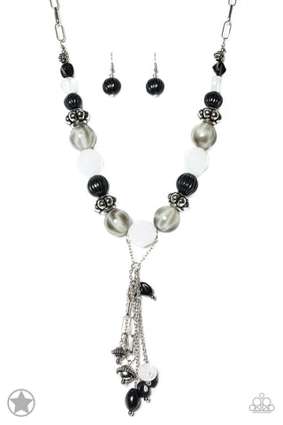 Break a Leg! Paparazzi Necklace